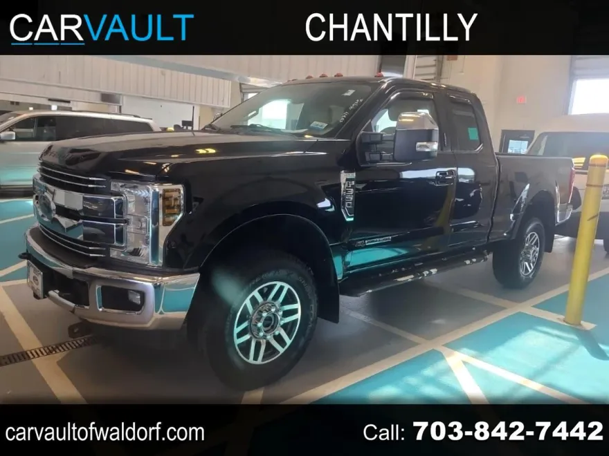 2018 Ford F-350 Lariat photo 1