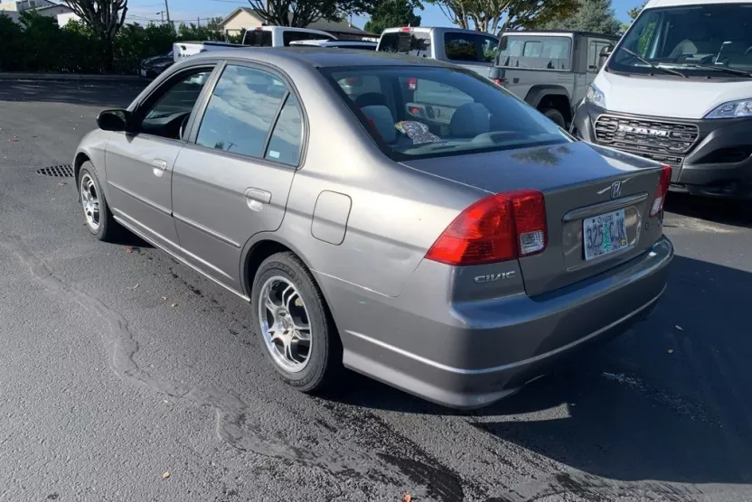 2005 Honda Civic LX photo 1