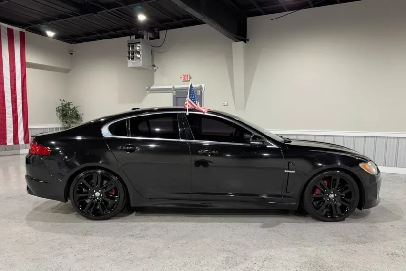 2011 Jaguar XF XFR photo 1