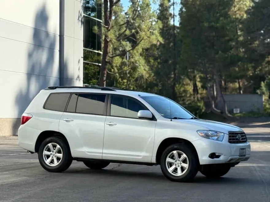 2008 Toyota Highlander Base photo 1