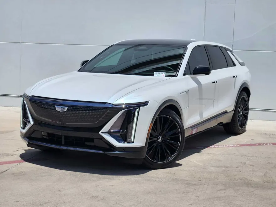 2025 Cadillac Lyriq Sport photo 1