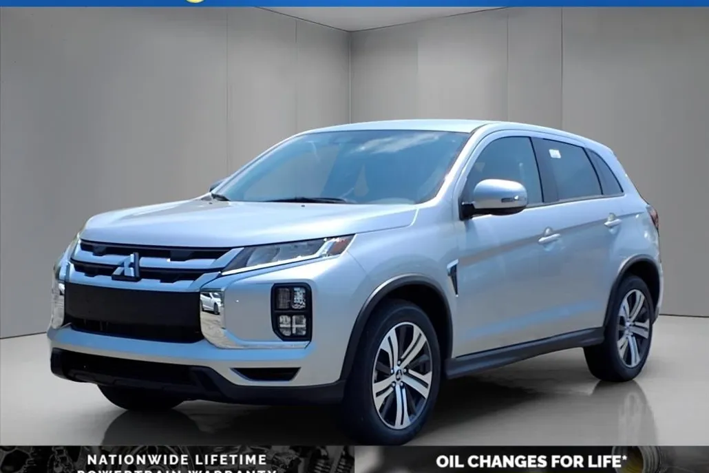 2025 Mitsubishi Outlander Sport SE photo 1