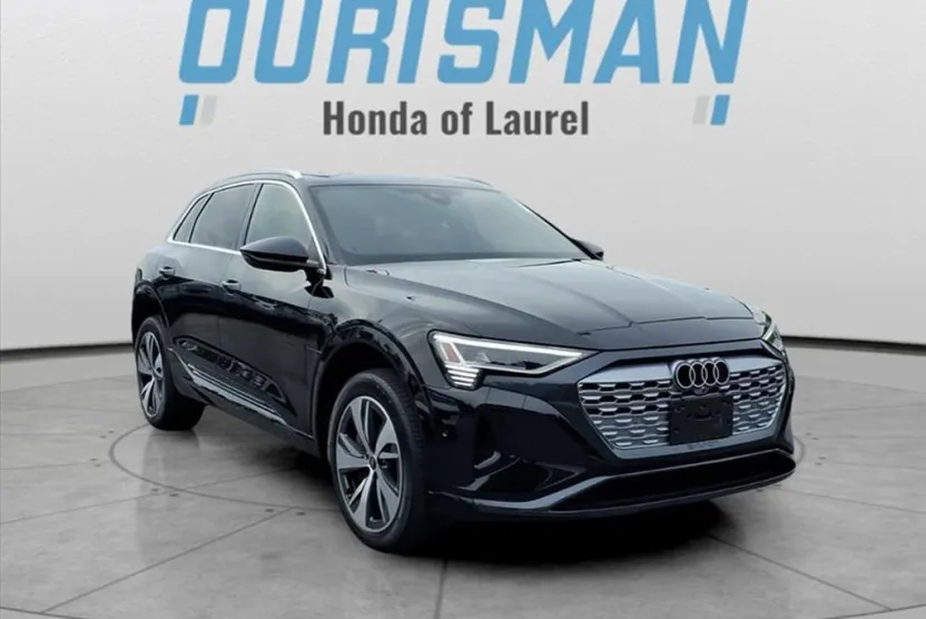 2024 Audi Q8 E-tron Prestige photo 1