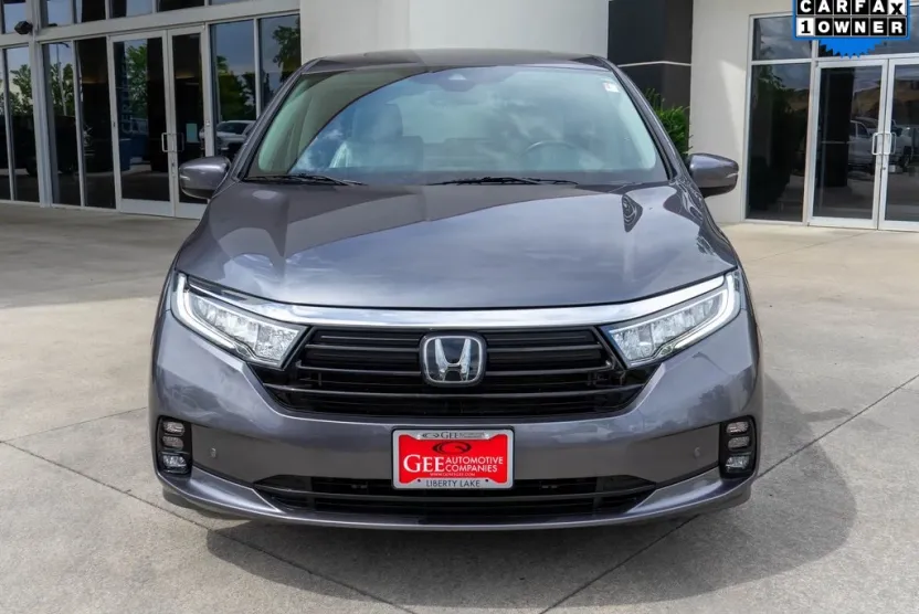 2023 Honda Odyssey Touring photo 1