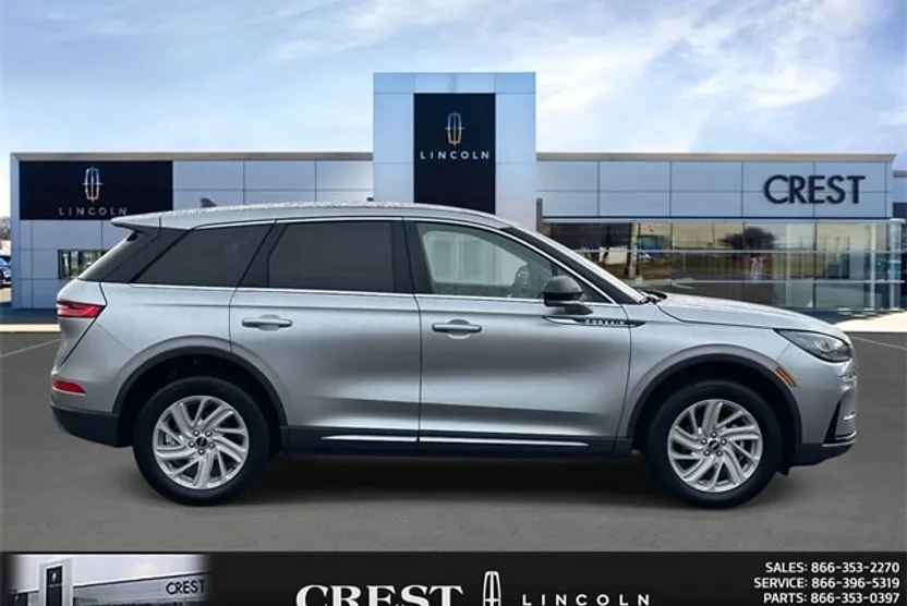 2023 Lincoln Corsair Standard photo 1