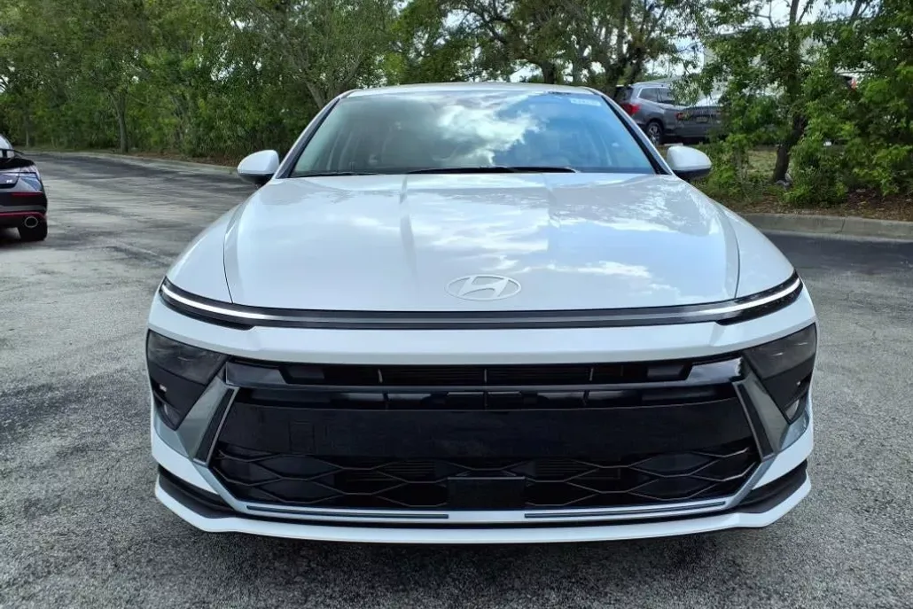 2025 Hyundai Sonata SE photo 1