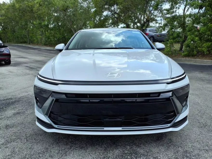 2025 Hyundai Sonata SE photo 1