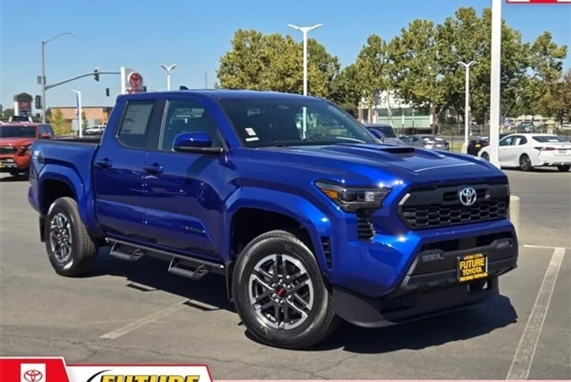 2025 Toyota Tacoma TRD Sport photo 1