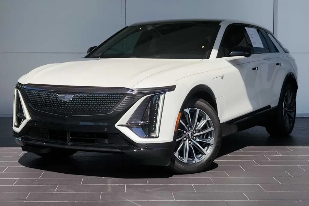 2025 Cadillac Lyriq Sport photo 1