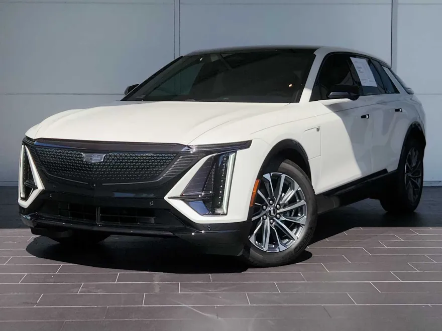 2025 Cadillac Lyriq Sport photo 1