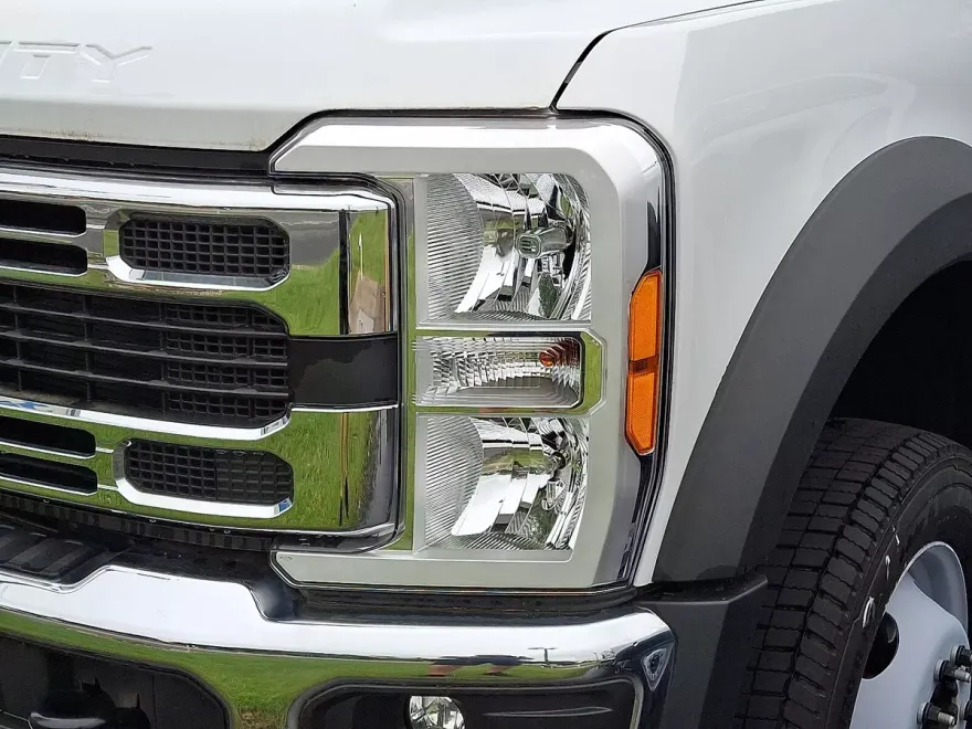 2023 Ford F-550 XL photo 1