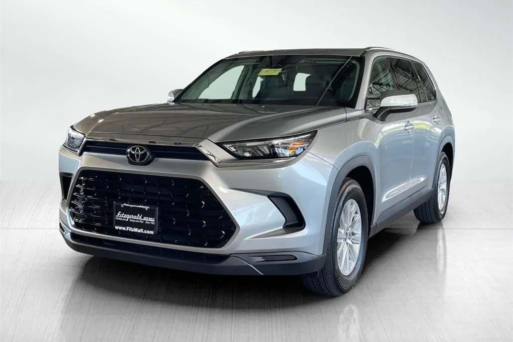 2025 Toyota Grand Highlander XLE photo 1