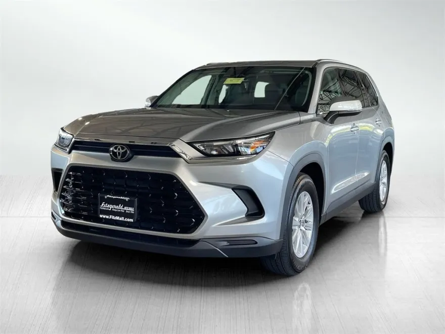 2025 Toyota Grand Highlander XLE photo 1