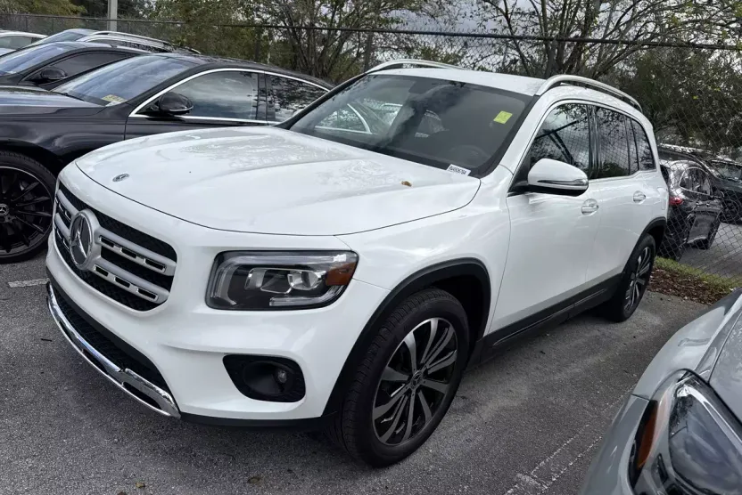 2022 Mercedes Benz GLB 250 photo 1