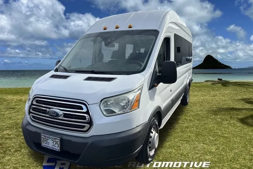 2016 Ford Transit XLT photo 1