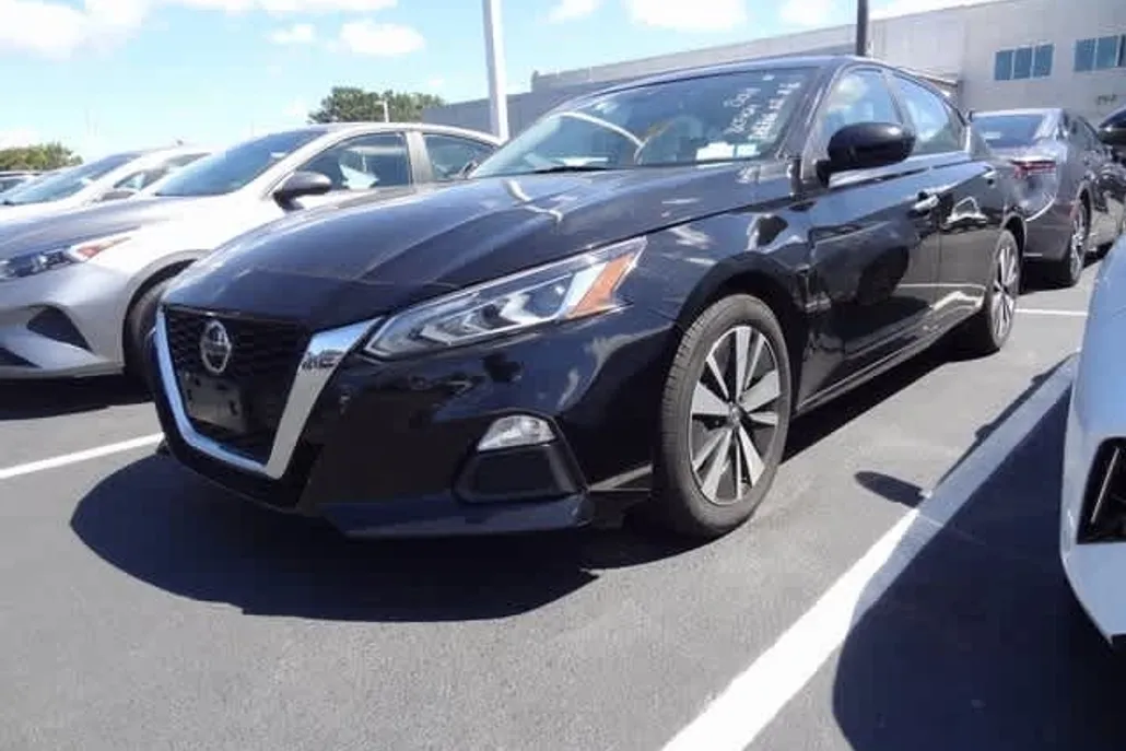 2021 Nissan Altima 2.5 SV photo 1
