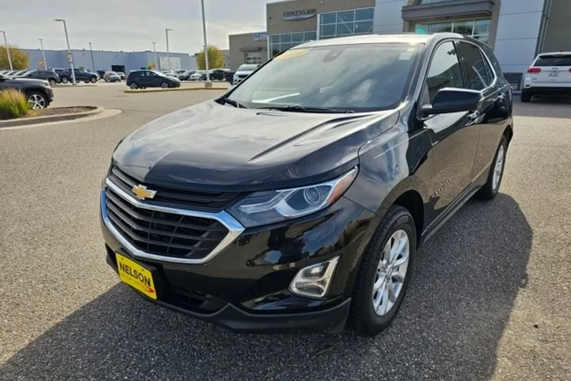 2019 Chevrolet Equinox LT photo 1