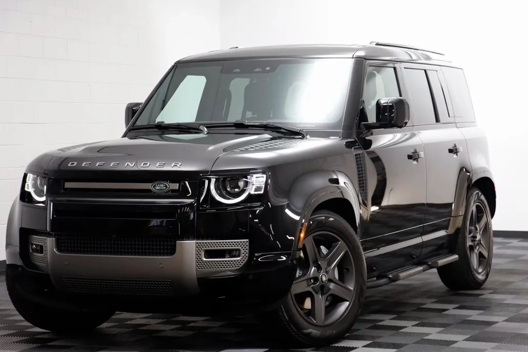 2025 Land Rover Defender 110 X-Dynamic SE photo 1