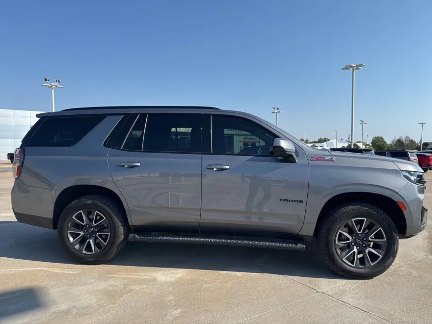 2021 Chevrolet Tahoe Z71 photo 1