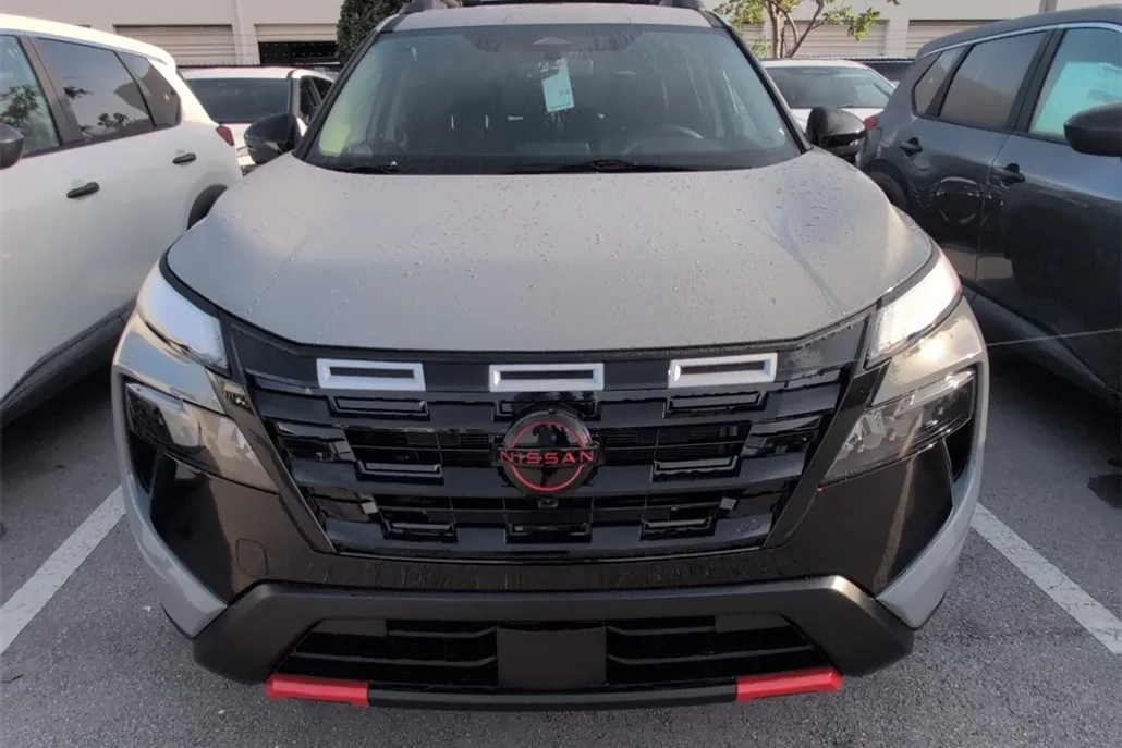 2026 Nissan Rogue SV photo 1