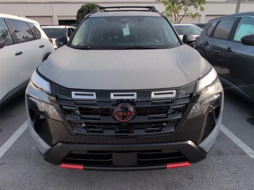 2026 Nissan Rogue SV photo 1