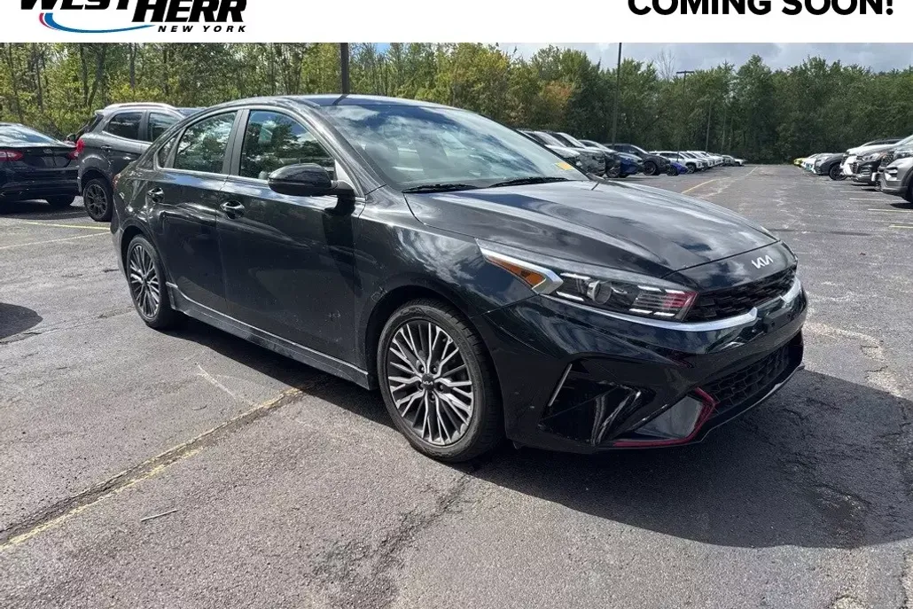 2023 Kia Forte GT-Line photo 1