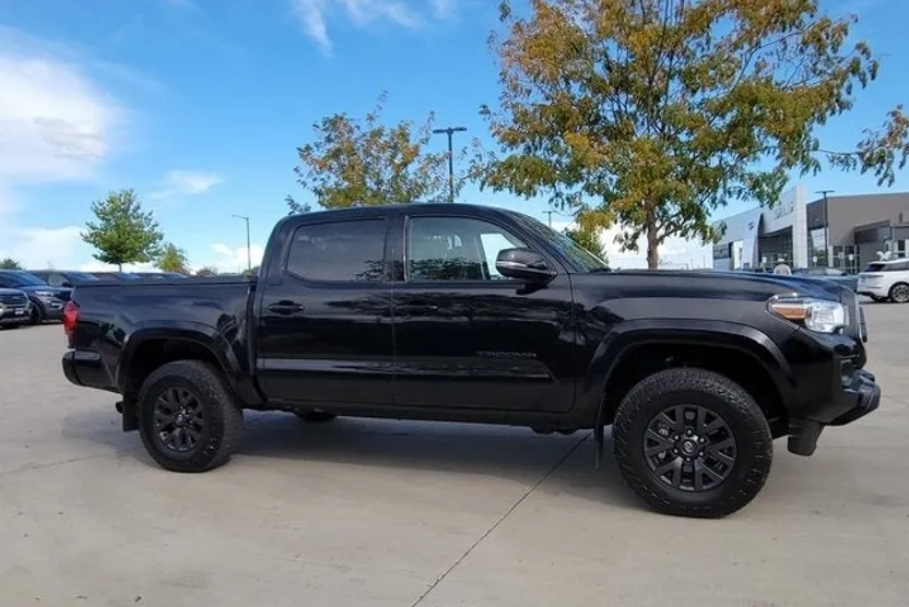 2023 Toyota Tacoma SR5 V6 photo 1