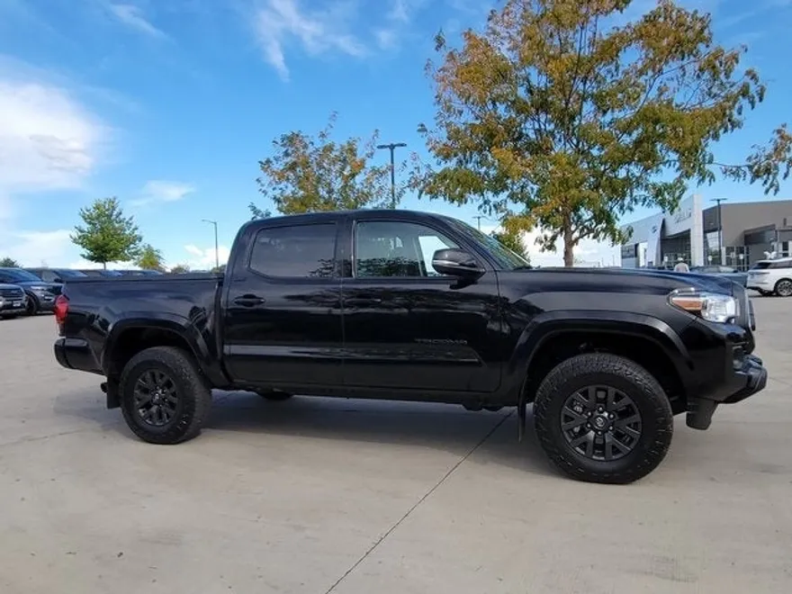 2023 Toyota Tacoma SR5 V6 photo 1