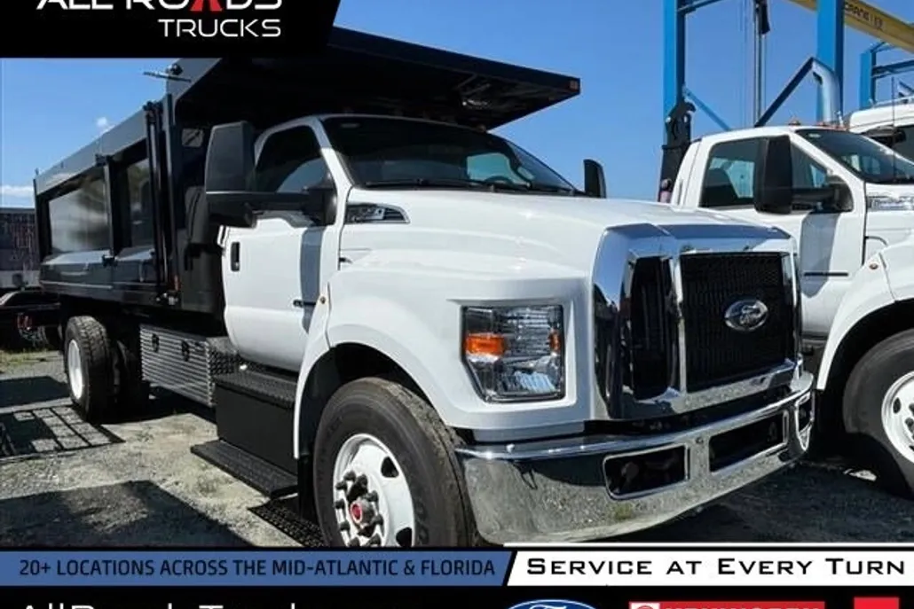 2025 Ford F-750 Base photo 1