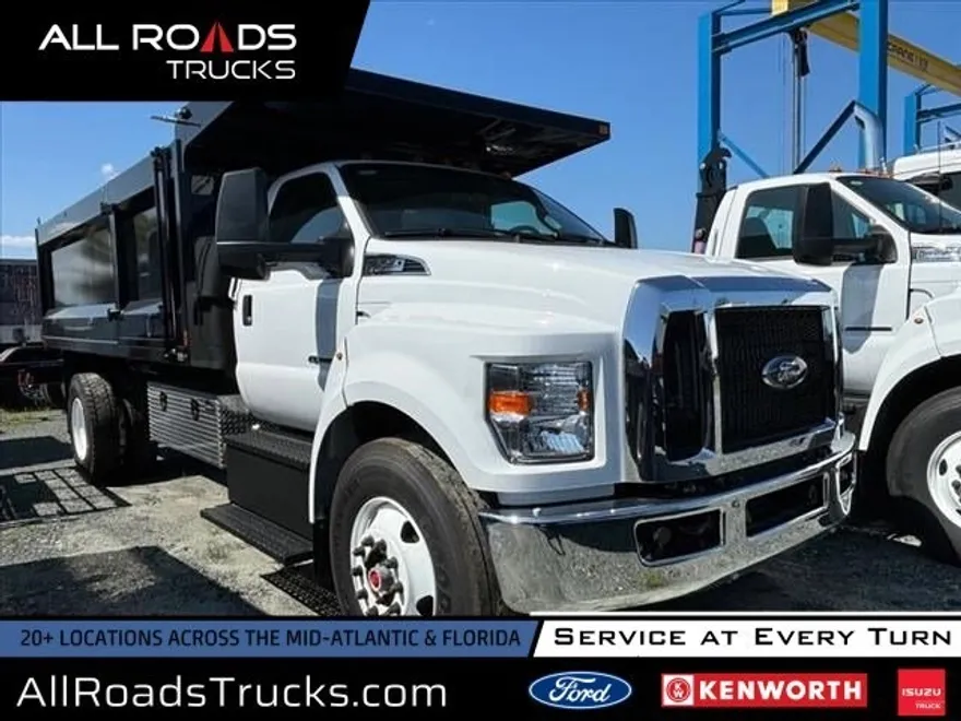 2025 Ford F-750 Base photo 1