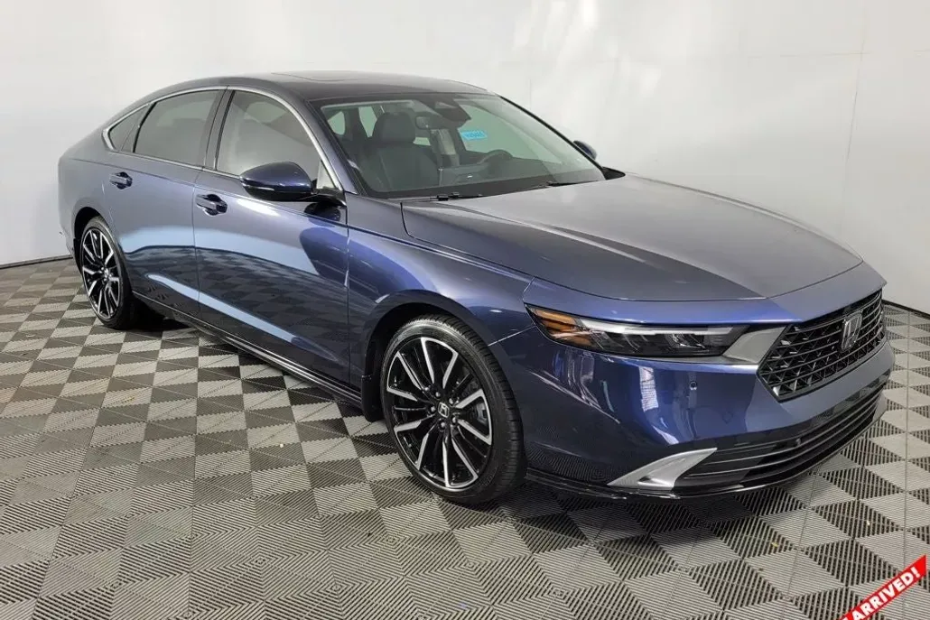 2025 Honda Accord Hybrid Touring photo 1