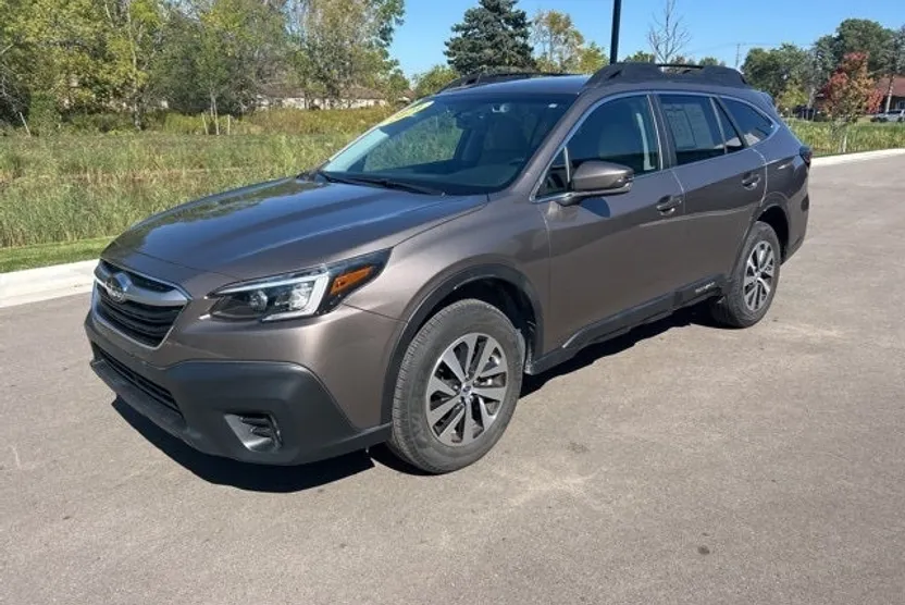 2021 Subaru Outback Premium photo 1