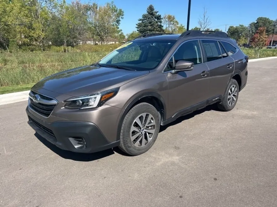 2021 Subaru Outback Premium photo 1