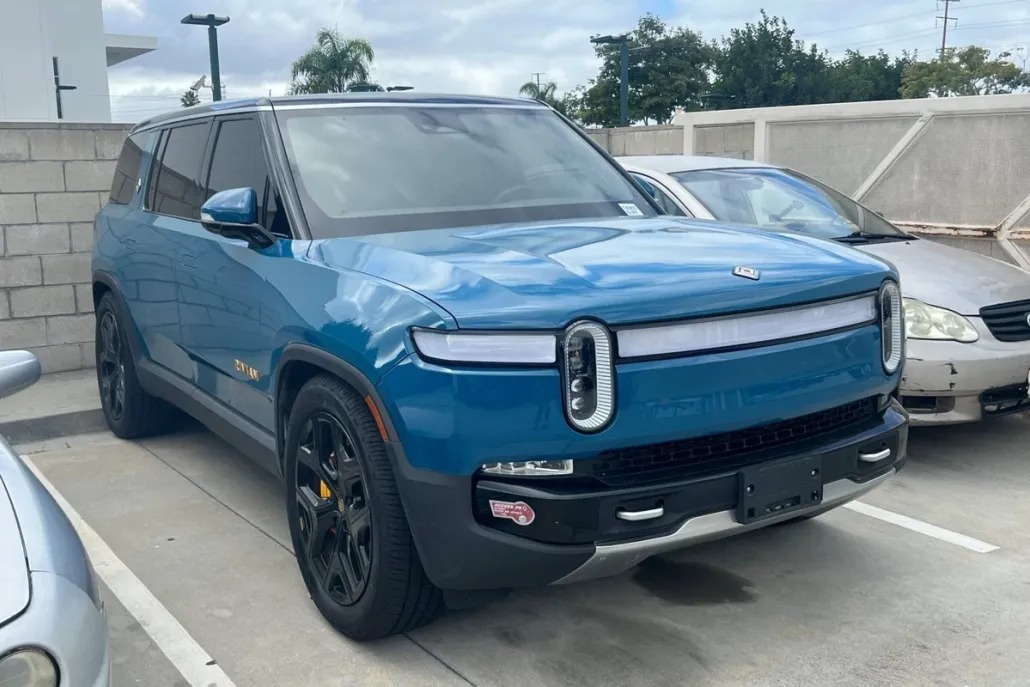 2023 Rivian R1S Adventure photo 1