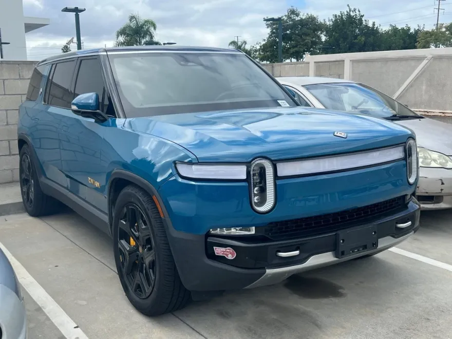 2023 Rivian R1S Adventure photo 1