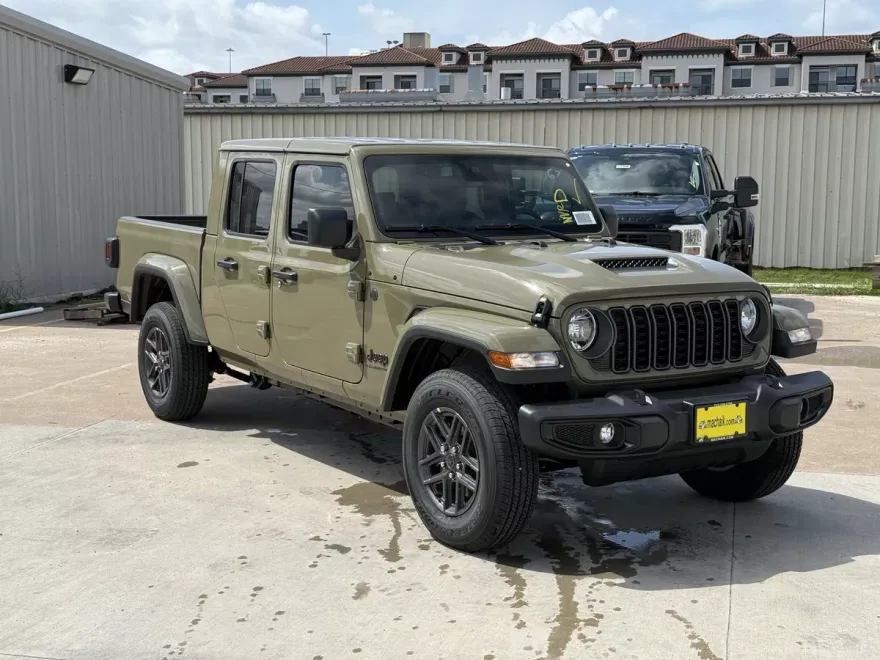 2025 Jeep Gladiator Sport S photo 1