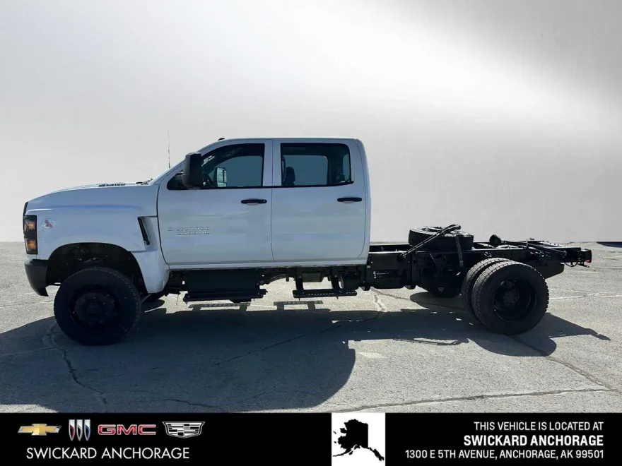 2024 Chevrolet Silverado 5500HD Work Truck photo 1
