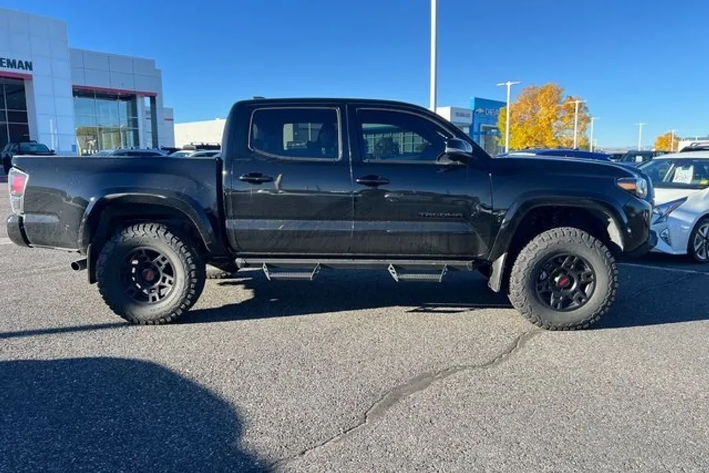 2023 Toyota Tacoma Limited photo 1