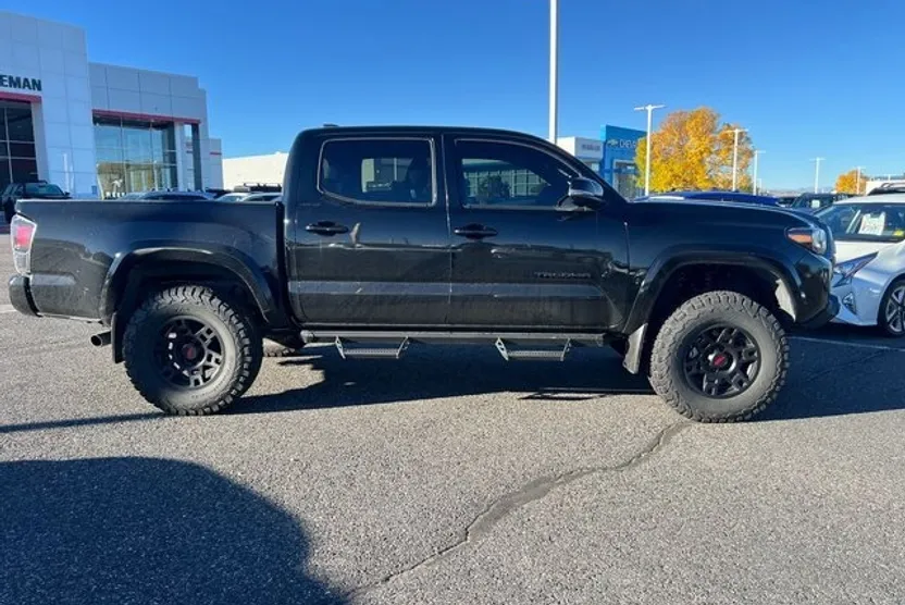 2023 Toyota Tacoma Limited photo 1
