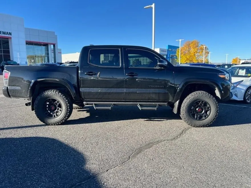 2023 Toyota Tacoma Limited photo 1