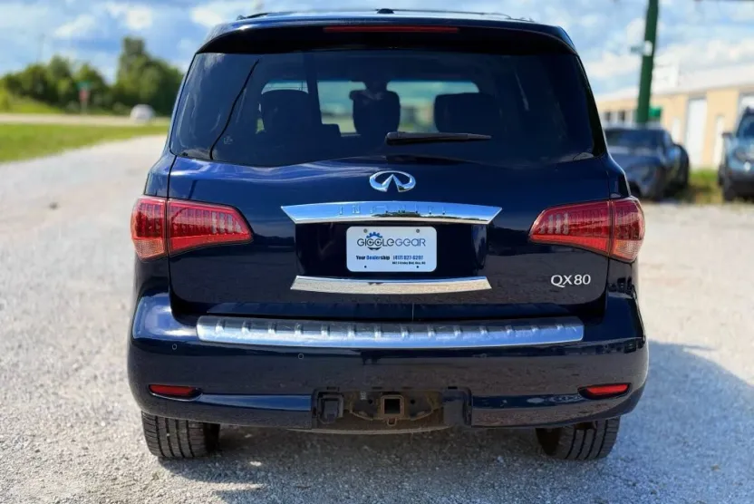 2015 Infiniti QX80 photo 1