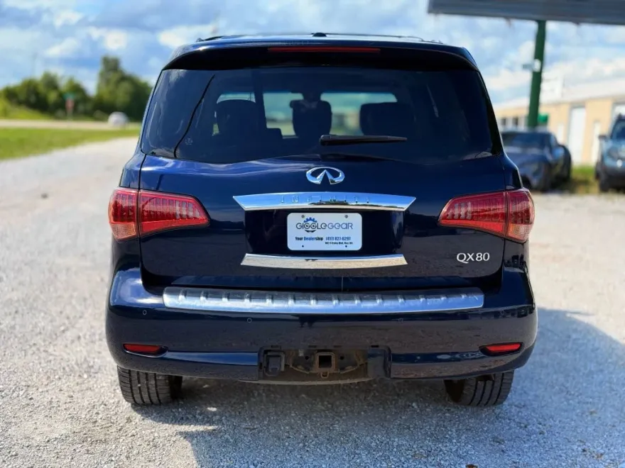 2015 Infiniti QX80 photo 1