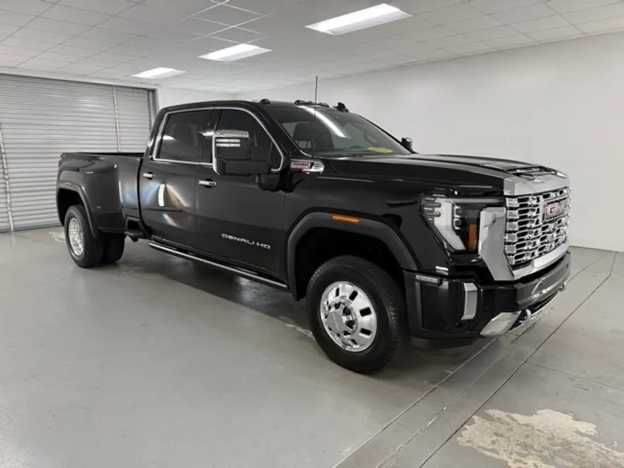 2024 Gmc Sierra 3500 HD Denali photo 1