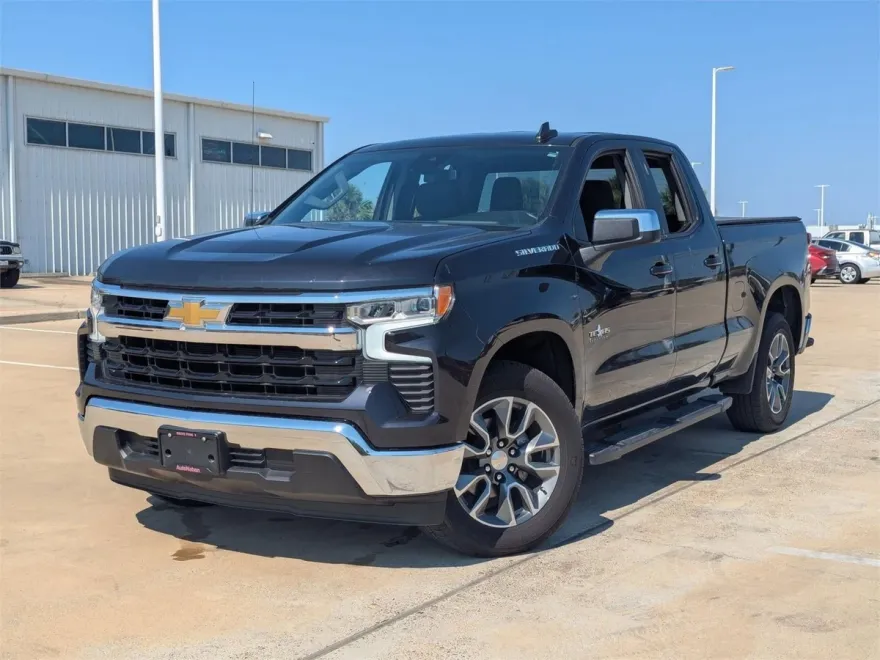 2024 Chevrolet Silverado 1500 LT photo 1