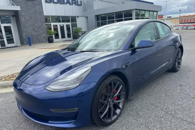 2023 Tesla Model 3 Performance photo 1