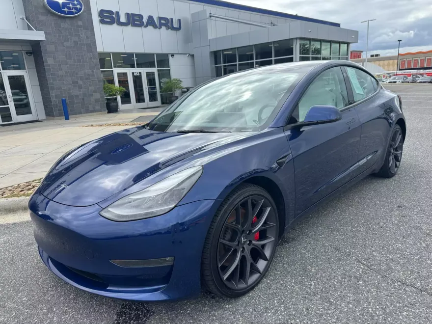 2023 Tesla Model 3 Performance photo 1