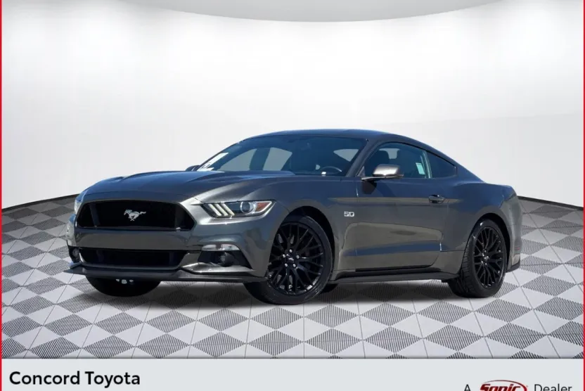 2017 Ford Mustang GT photo 1