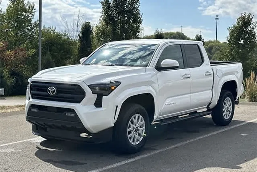 2025 Toyota Tacoma SR5 photo 1