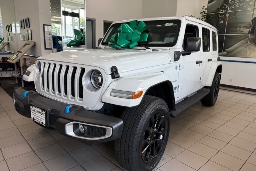 2022 Jeep Wrangler Unlimited 4xe Sahara photo 1