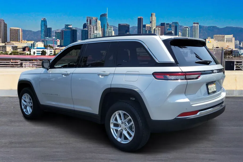 2025 Jeep Grand Cherokee Laredo X photo 1
